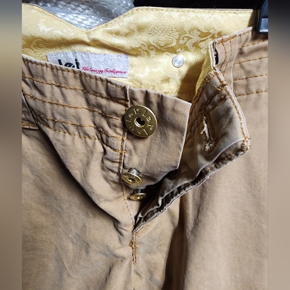 LEI Sz5 7 pocketed khakis w/ beautiful gold buttons including button up fly - Picture 3 of 7